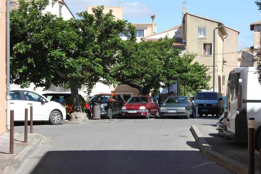 Studio De Charme Avec Sa Terrasse En Plein Coeur De Ville LʼIsle-sur-la-Sorgue Dış mekan fotoğraf