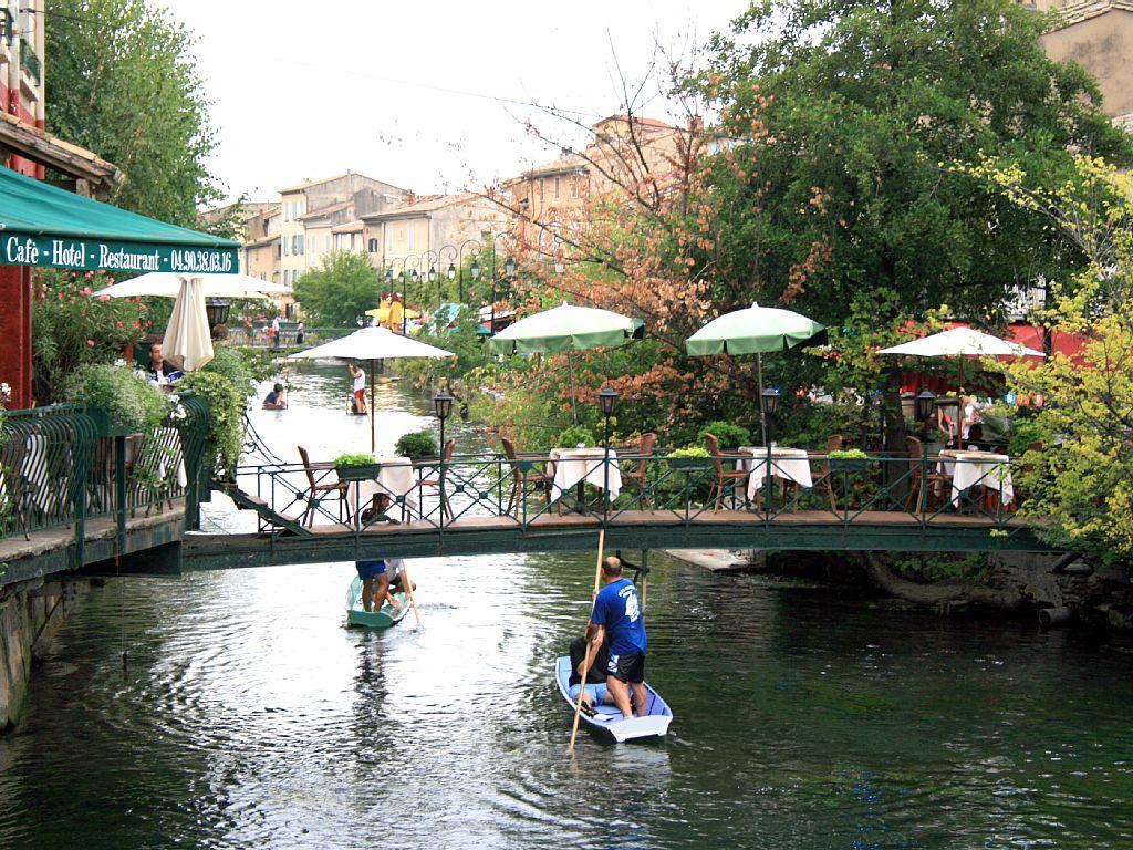 Studio De Charme Avec Sa Terrasse En Plein Coeur De Ville LʼIsle-sur-la-Sorgue Dış mekan fotoğraf